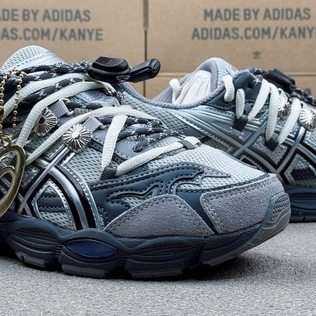 TOGA × Asics コラボスニーカー Gel-Cumulus 16 TG