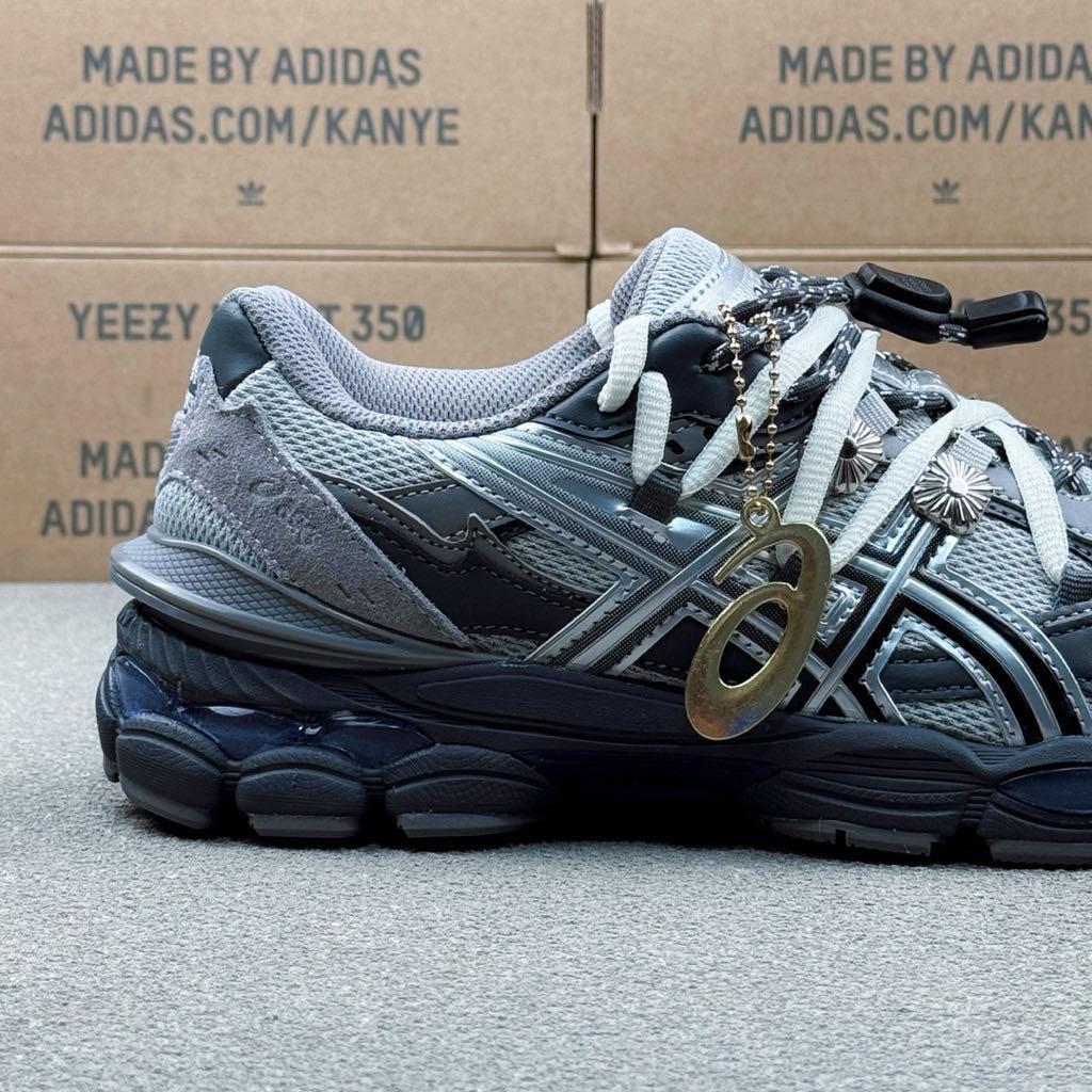 TOGA × Asics コラボスニーカー Gel-Cumulus 16 TG