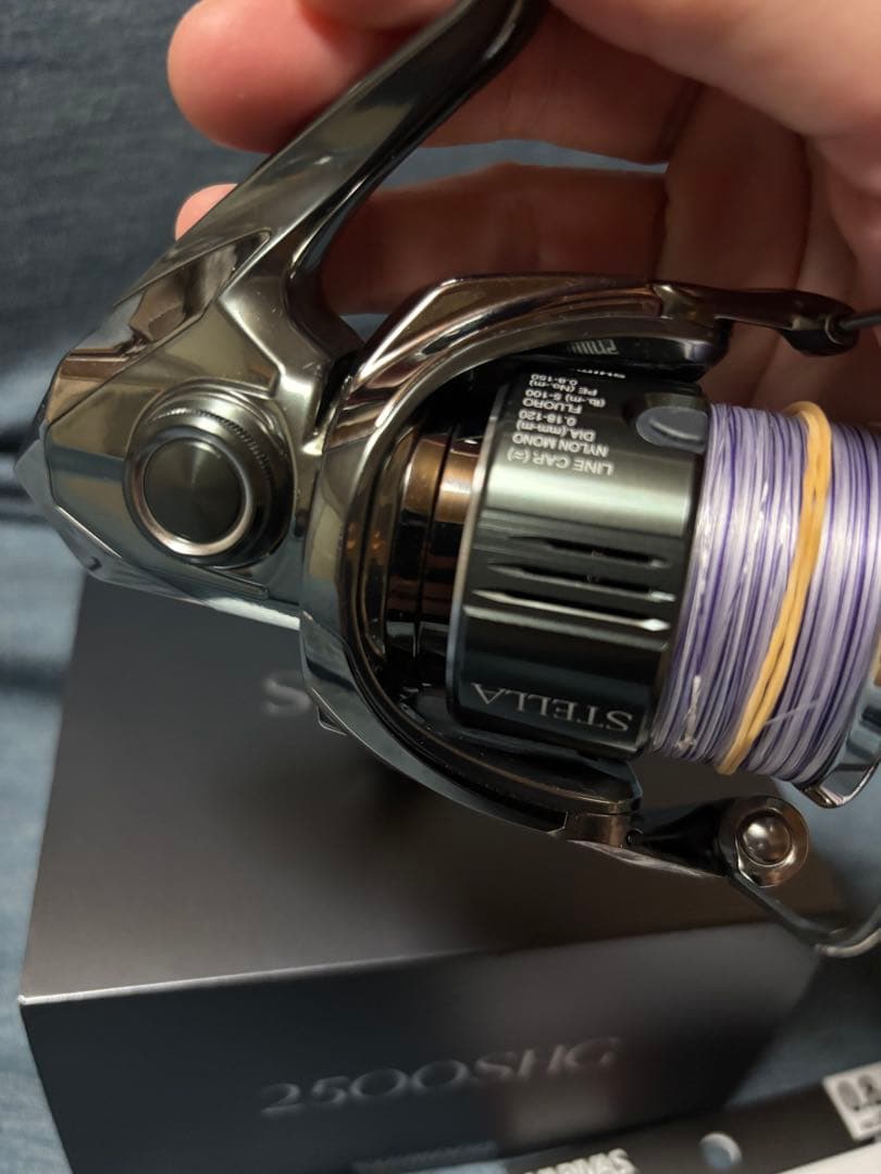 シマノ　 22ステラ2500SHG ノブ、ラインなし