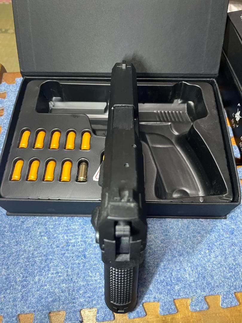 レーザータイプ排莢式 トイガン Hk-USP