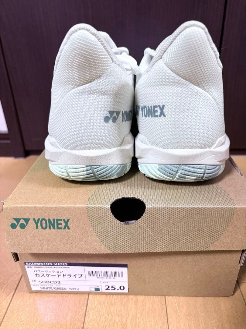 【美品・送料無料】YONEX バドミントンシューズ 25.0㎝ミント/ホワイト