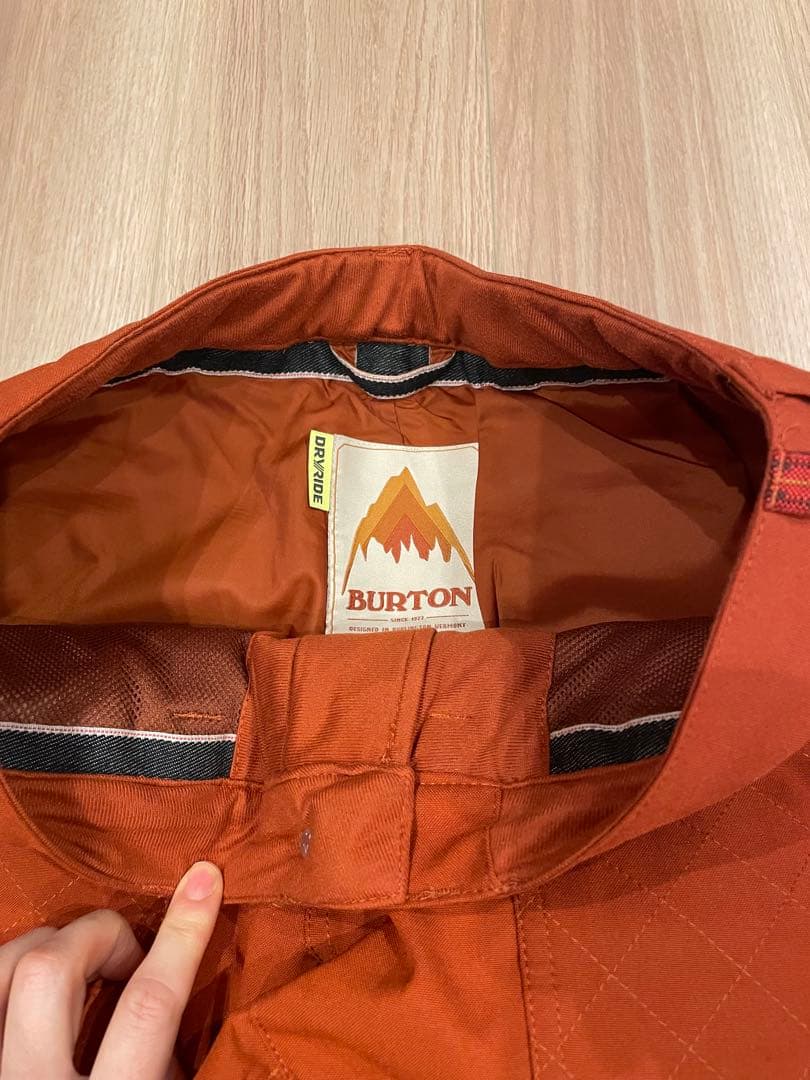 お値下げしました！美品　BURTON スノーボードパンツ　レディース　サイズS