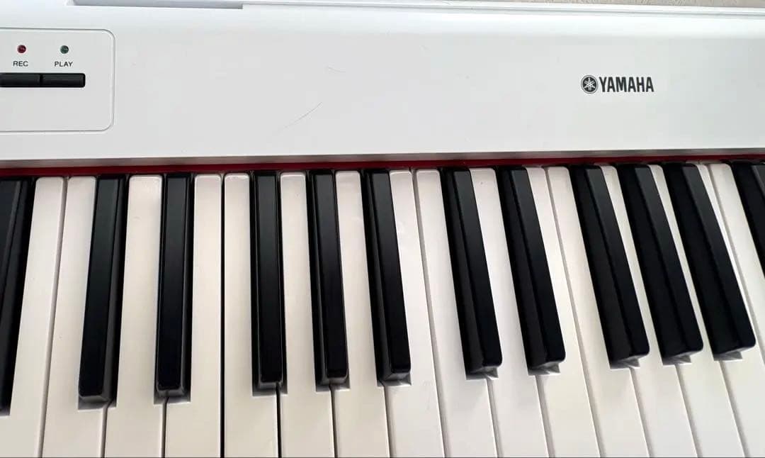 Yamaha 電子ピアノ シルバー