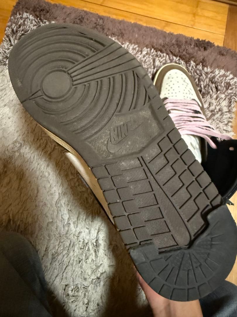 Nike Air Jordan 1 トラビススコット