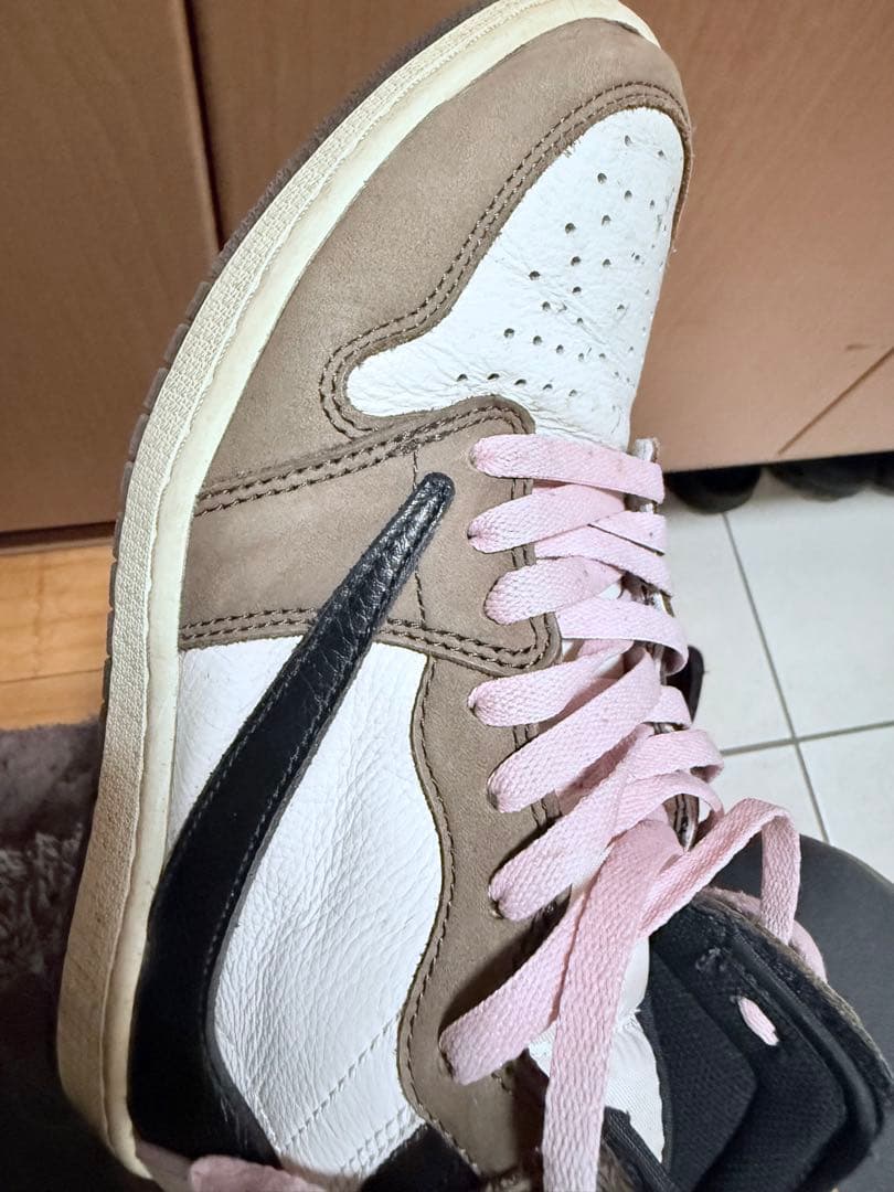 Nike Air Jordan 1 トラビススコット