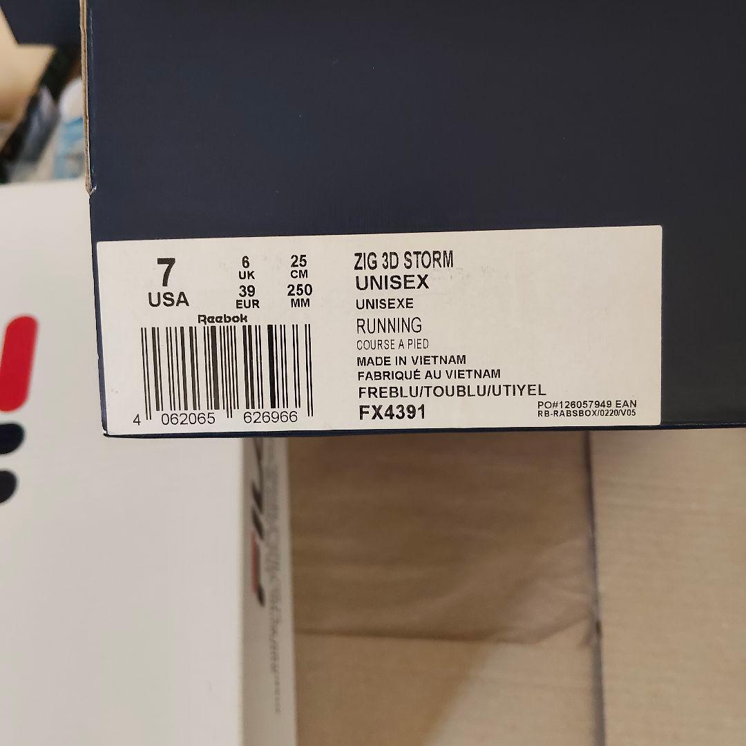 リーボック&FILA ランニング　2足　ブラック　ブルー　UNISEX