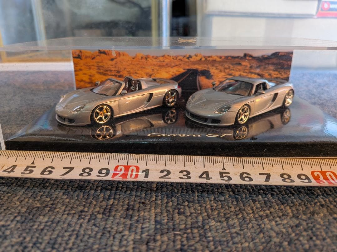 コレクション放出希少ディーラー販売品1/43ポルシェカレラGTミニカー2台セット