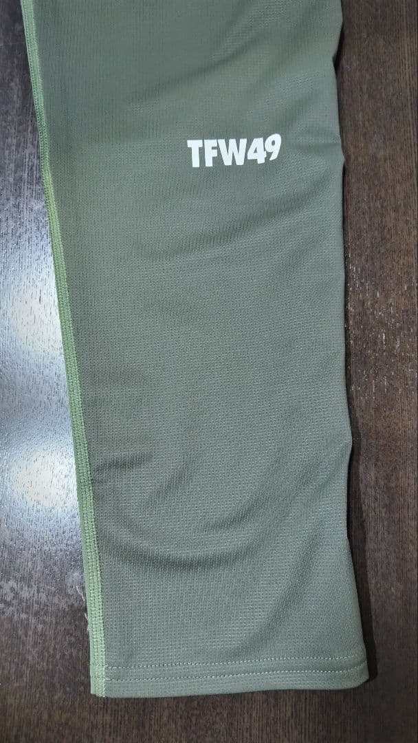 新品未使用　売切れ商品　TFW49 ストレッチパンツ