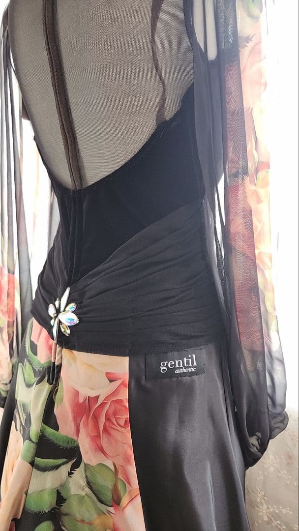 新品！！gentil 社交ダンスドレス 黒と花柄　エルサイズ