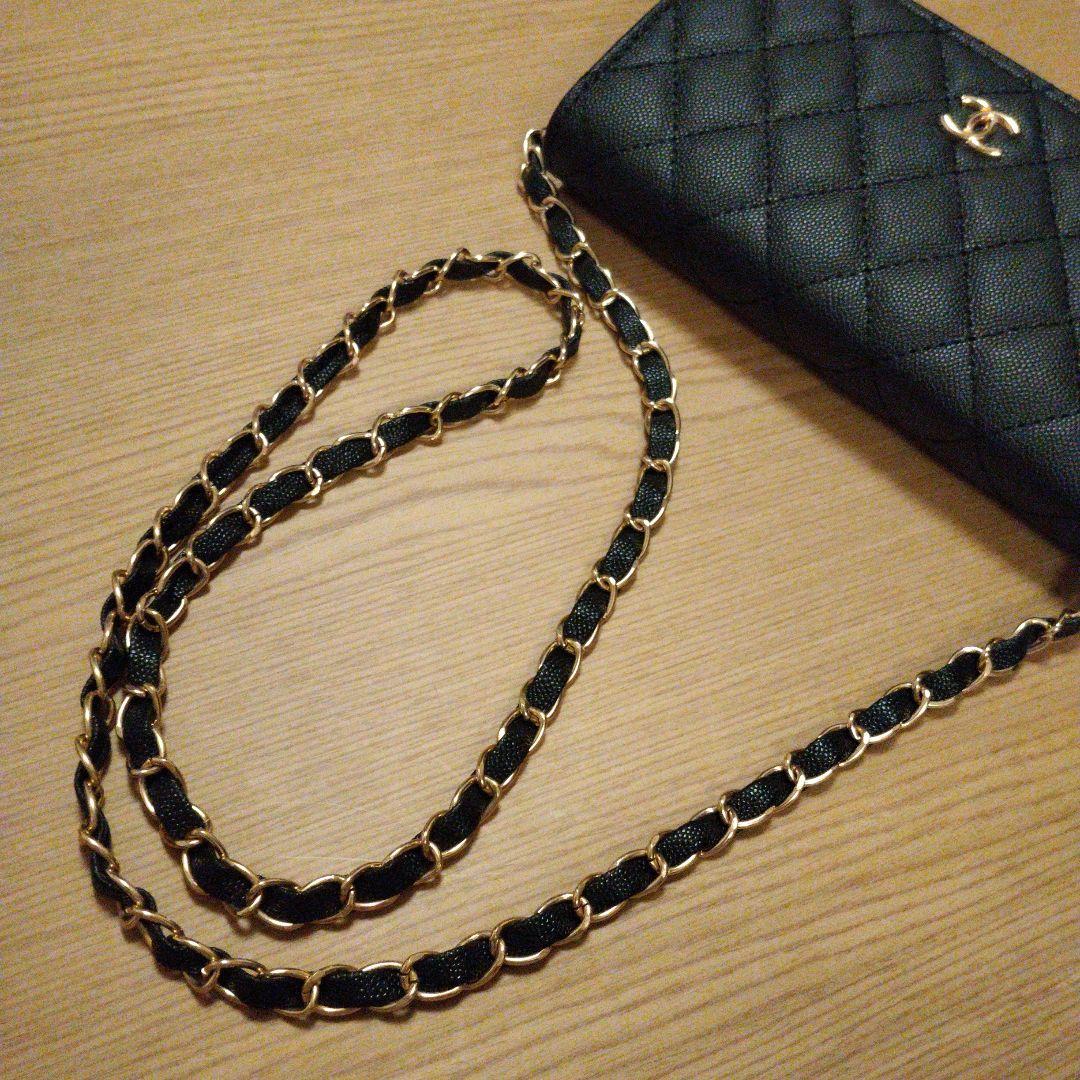 CHANEL ブラック チェーンウォレット　ゴールド　ショルダーバッグ　シャネル
