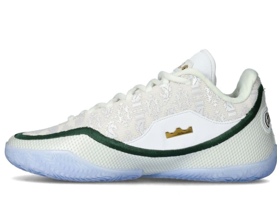 NIKE　レブロン23　バスケットシューズ