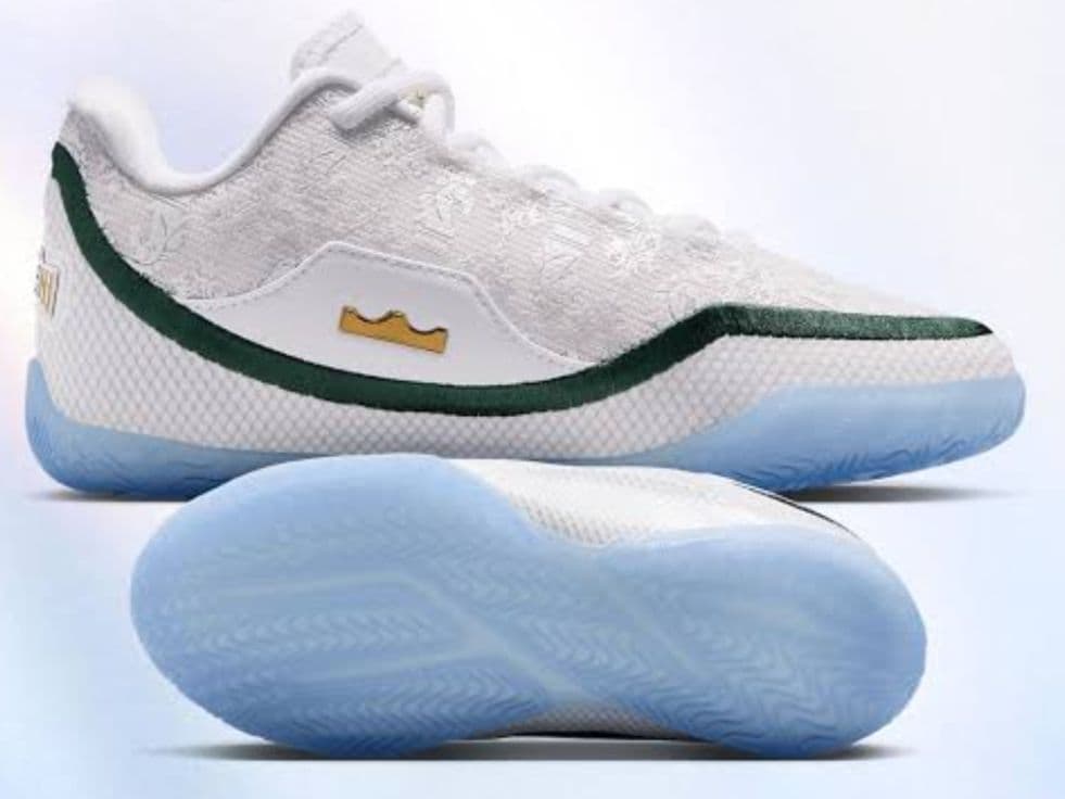 NIKE　レブロン23　バスケットシューズ