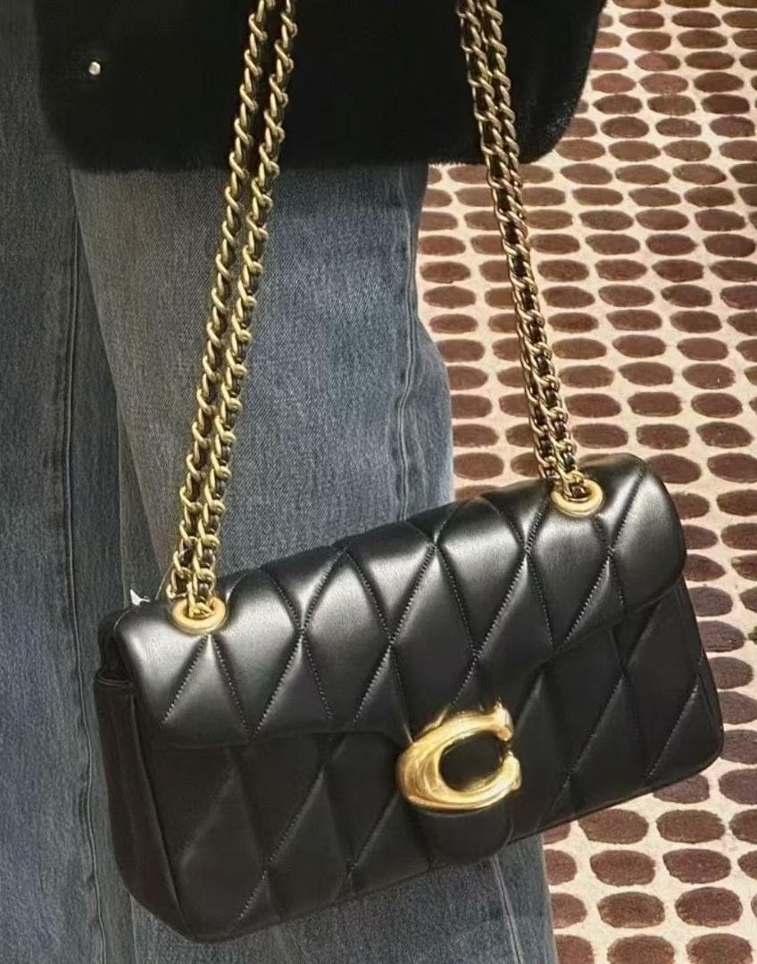 ブラックレザーキルティングショルダーバッグ