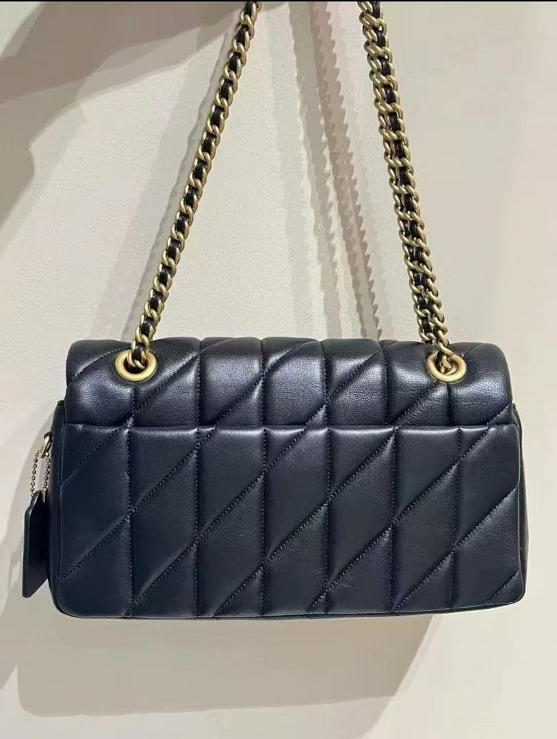 ブラックレザーキルティングショルダーバッグ