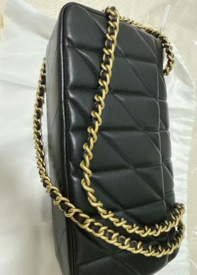 ブラックレザーキルティングショルダーバッグ