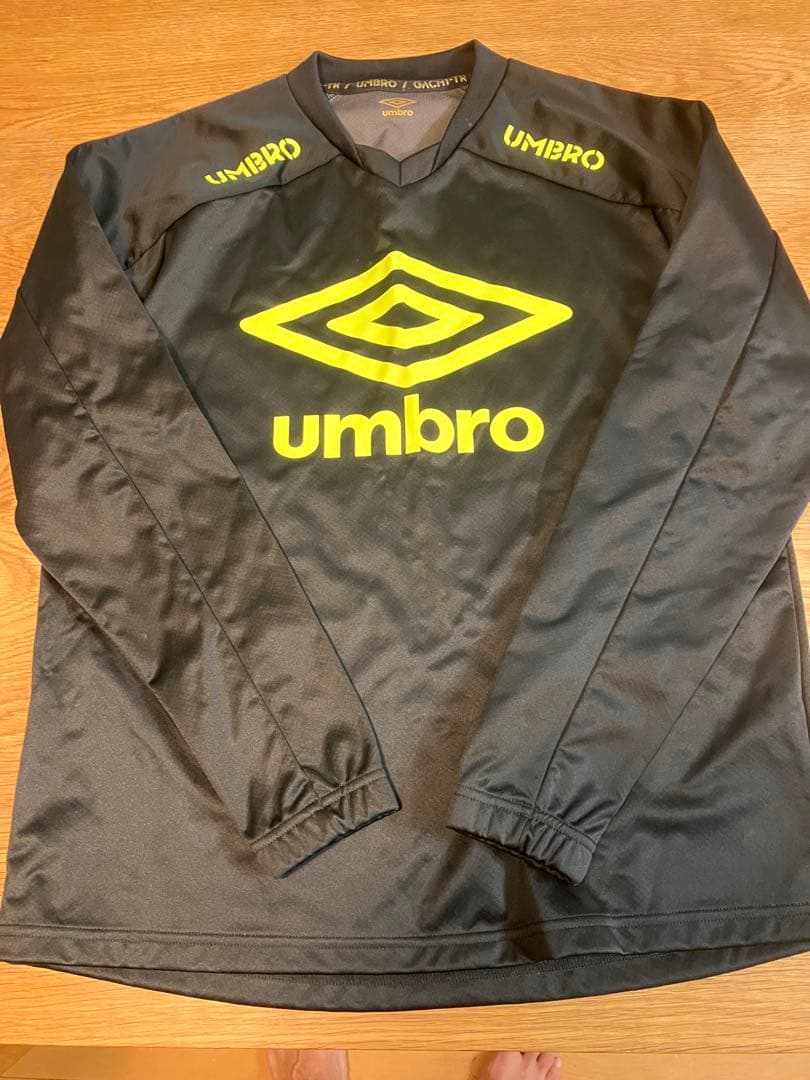 umbro 上下ウエア〜　ブラック/イエロー