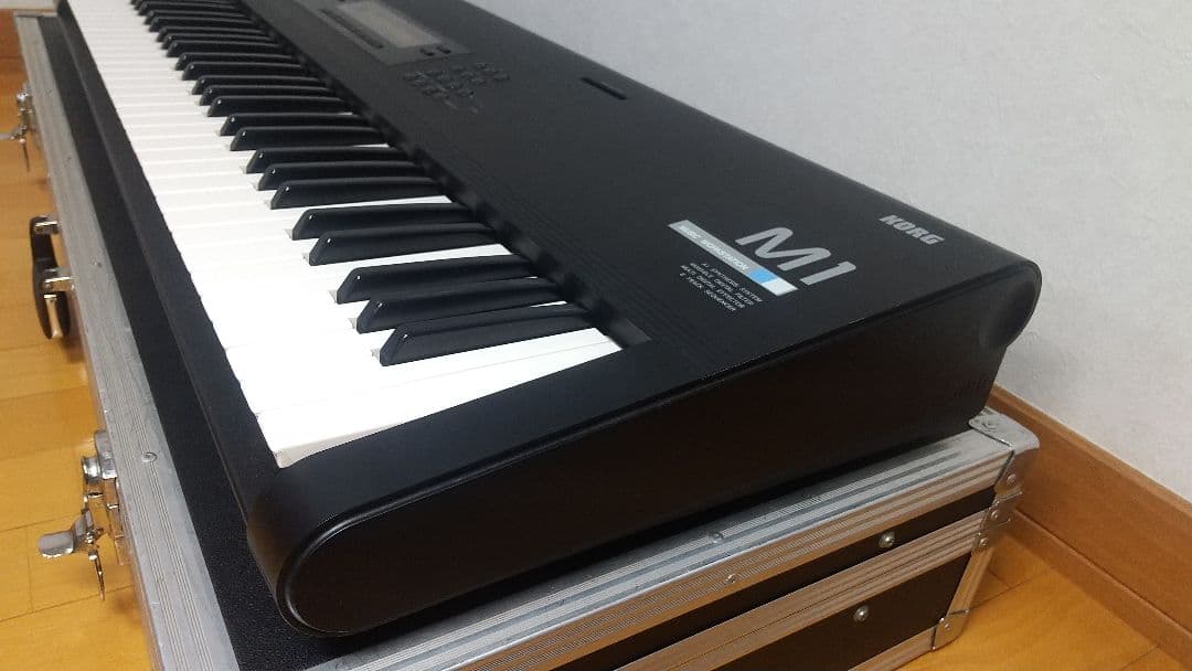【名機】KORG コルグ M1 ミュージックワークステーション シンセサイザー
