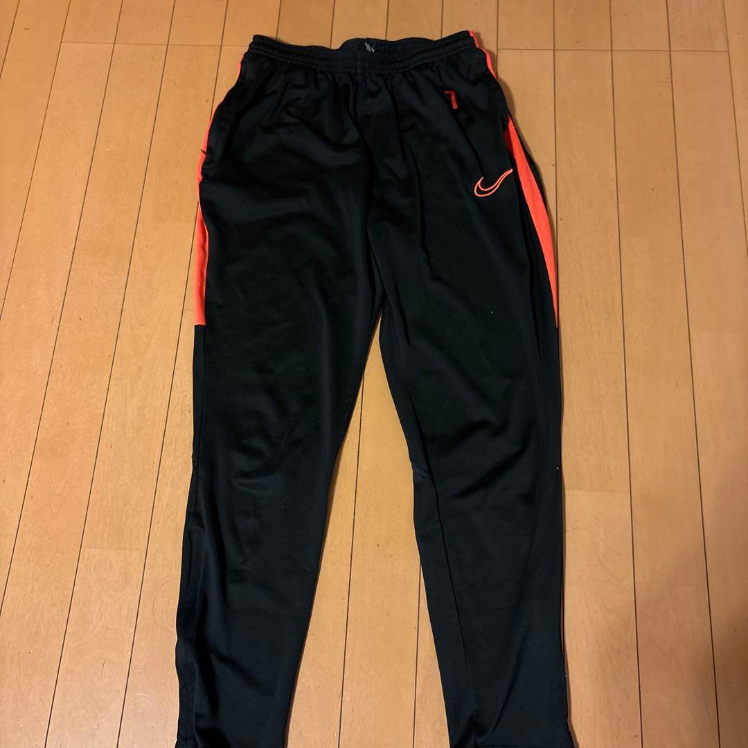 浦和レッズ　練習着　上下セット
