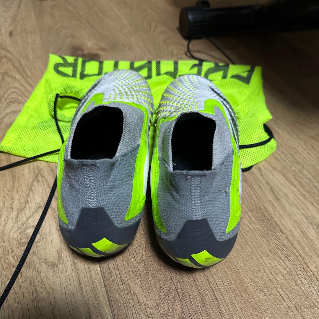 Adidas プレデター アキュラシー+ AG 27.5