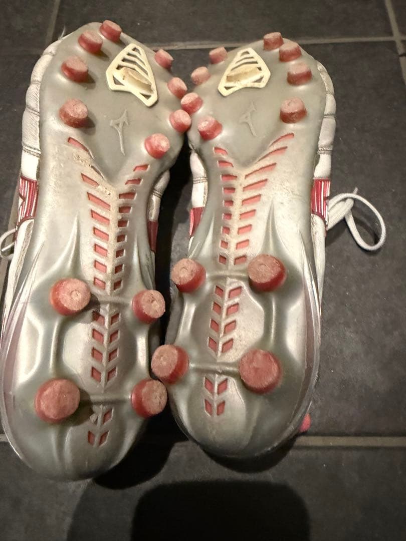 Mizuno Morelia Neo サッカーシューズ ホワイト/レッド