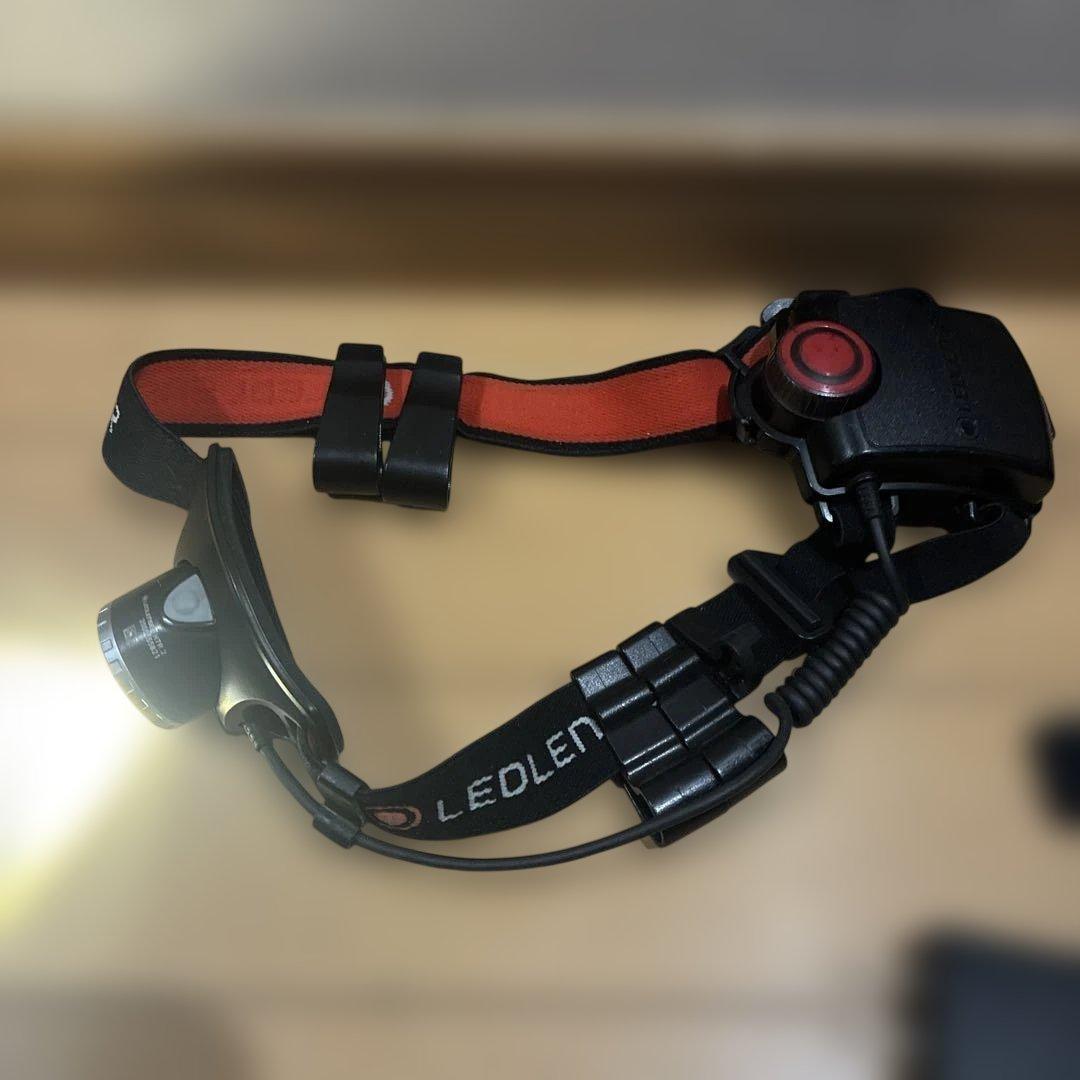 LED LENSER H7R ヘッドランプ 充電式　収納ケース付き