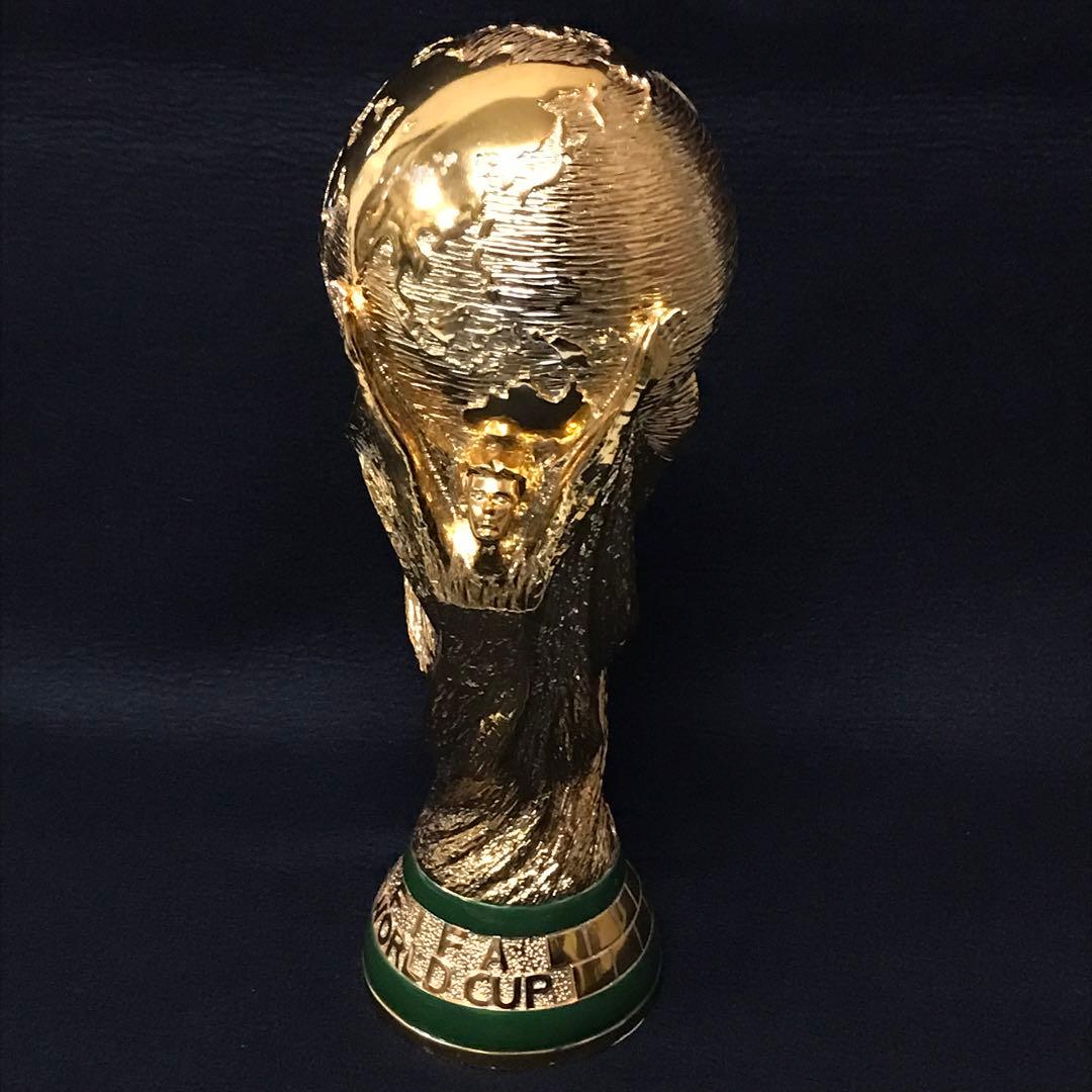 ○ FIFA サッカー　ワールドカップ W杯　トロフィー　レプリカ　置物　/M6