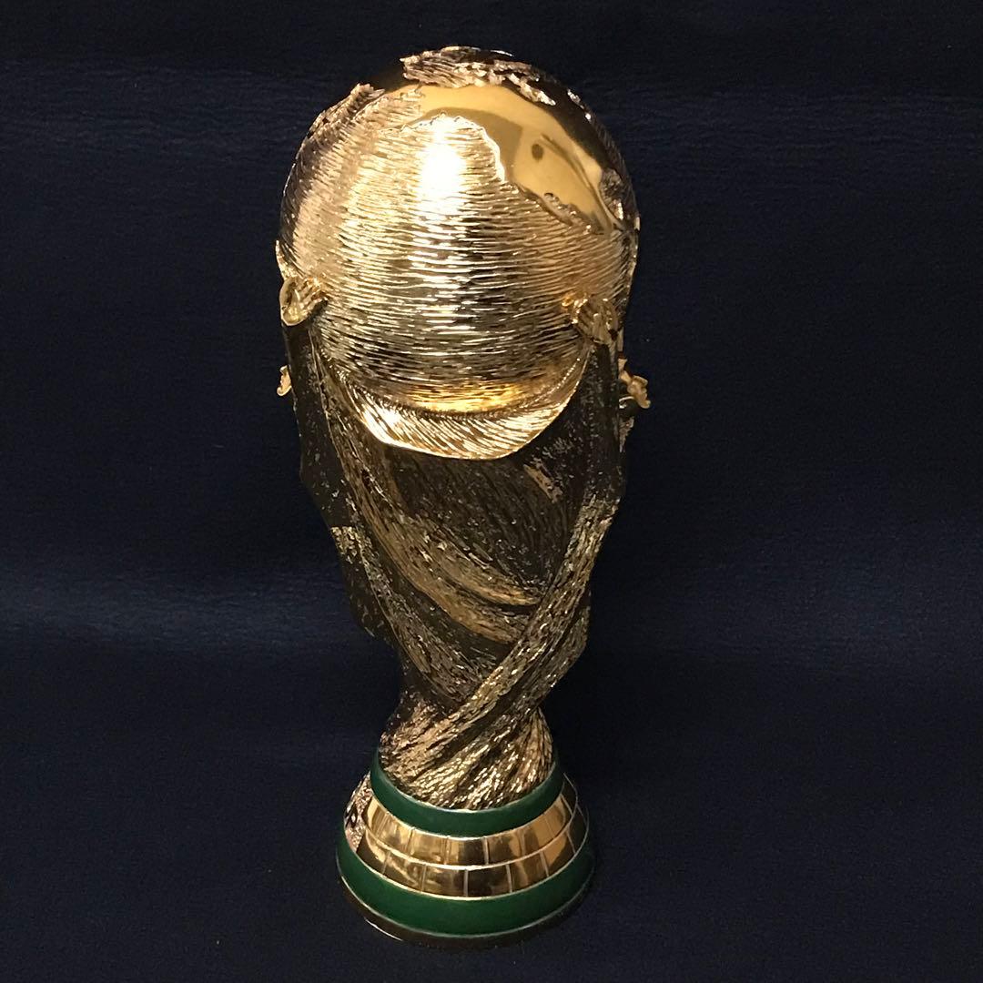 ○ FIFA サッカー　ワールドカップ W杯　トロフィー　レプリカ　置物　/M6