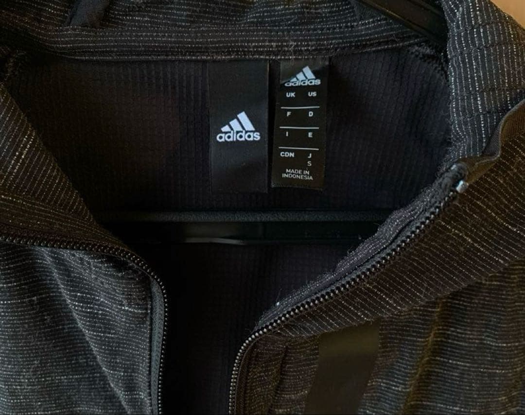 adidas TWNTY4SVN フルジップパーカー