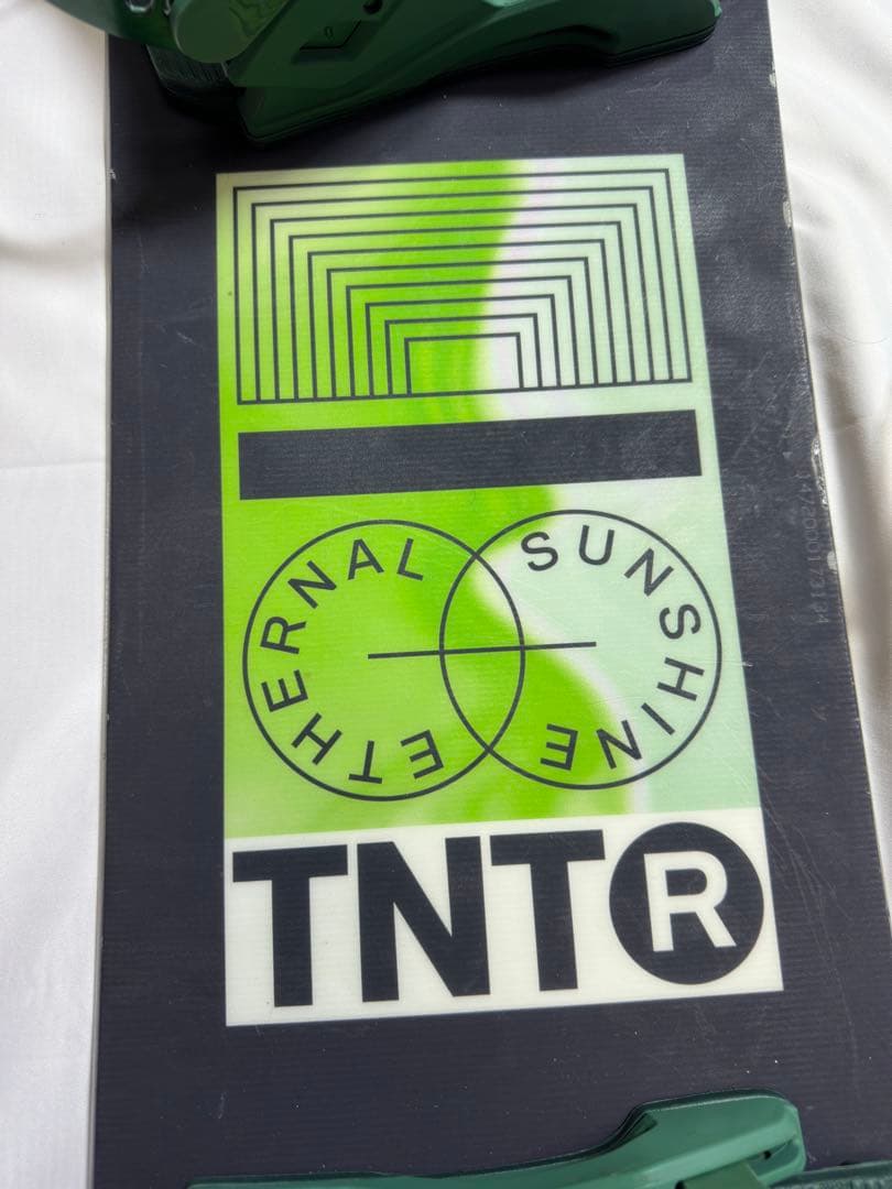 FNTC TNT R 147 スノーボード　セット　２／19のみの値下げ