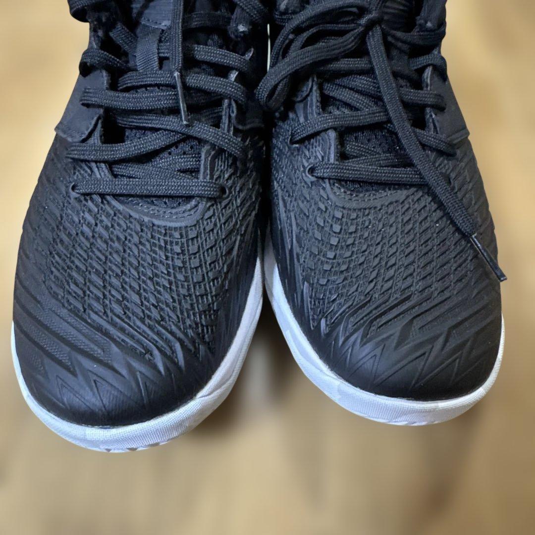 ASICS UNPRE ARS LOWバスケットボールシューズ