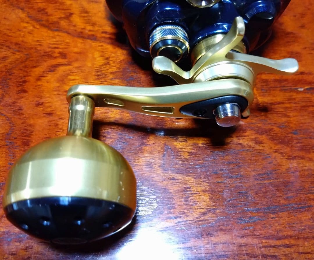 使用僅少！シマノビーストマスター2000 動作確認済　電動リール　SHIMANO