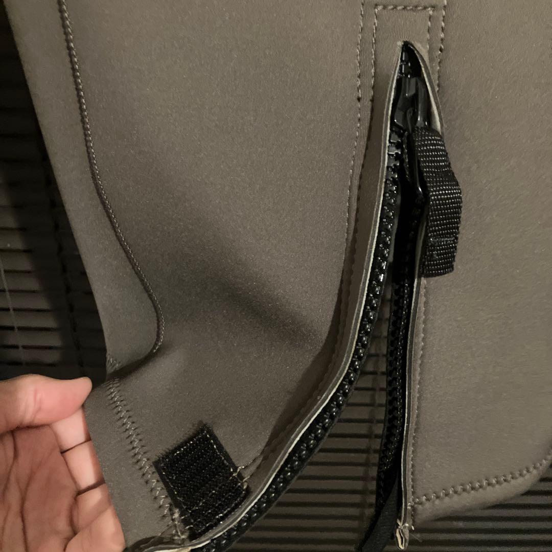 RVCA タッパー グレー 長袖 バックファスナー