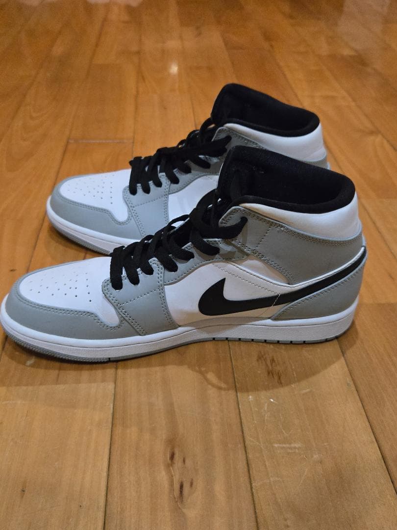 シューズ(男性用) Nike Air Jordan 1 Mid \"Light Smoke Grey