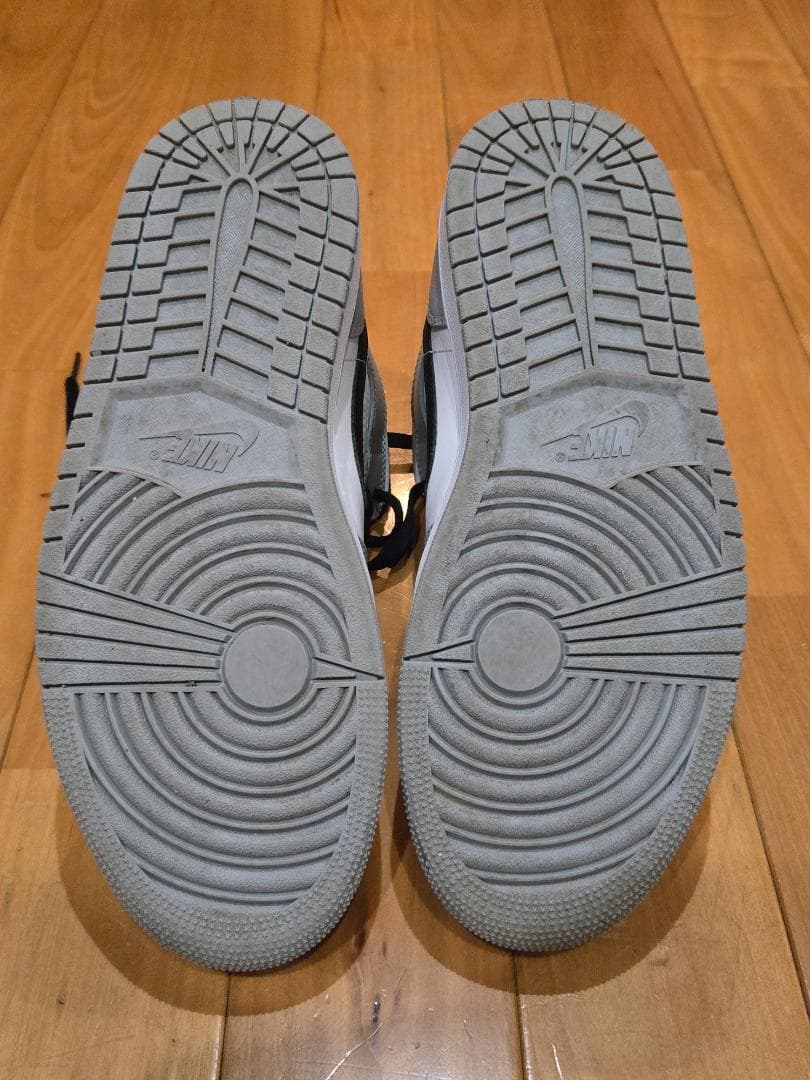 シューズ(男性用) Nike Air Jordan 1 Mid \"Light Smoke Grey