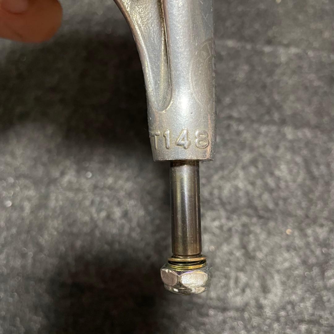 サンダートラック　チタニウム　スケートボード　スケボートラック　新品　148