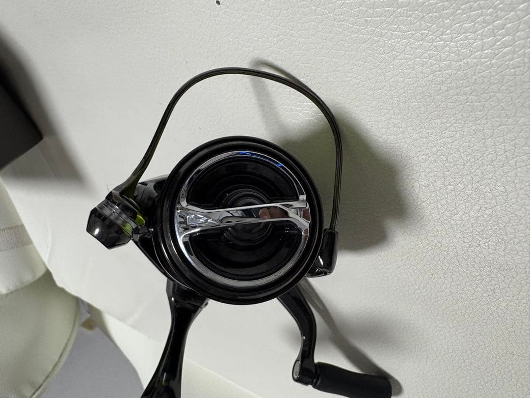 コ*ロ様 SHIMANO Vanquish 1000SSSPG スピニングリール