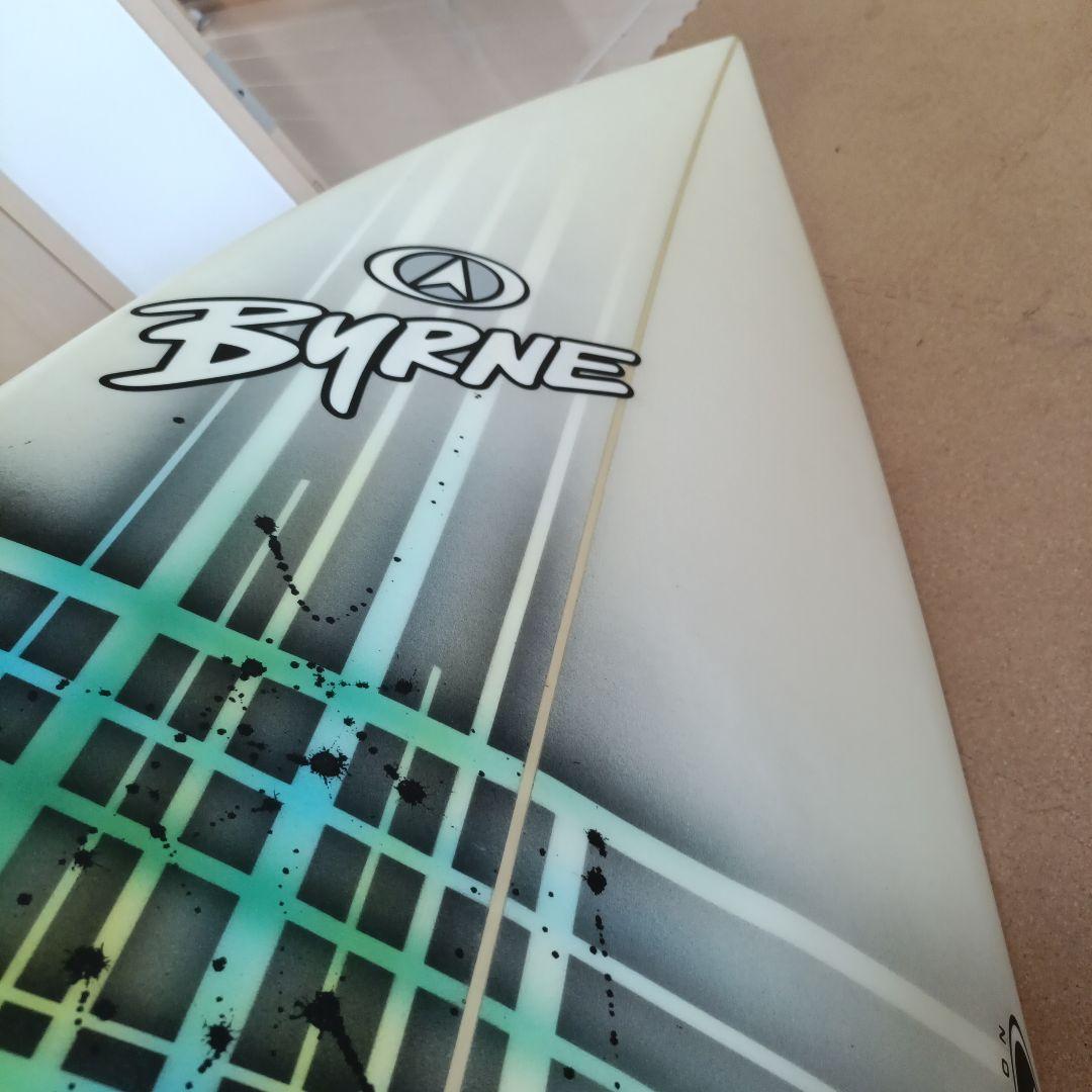 BYRNE(バーン)サーフボード クアッドフィン USシェイプ日本仕様　美品！