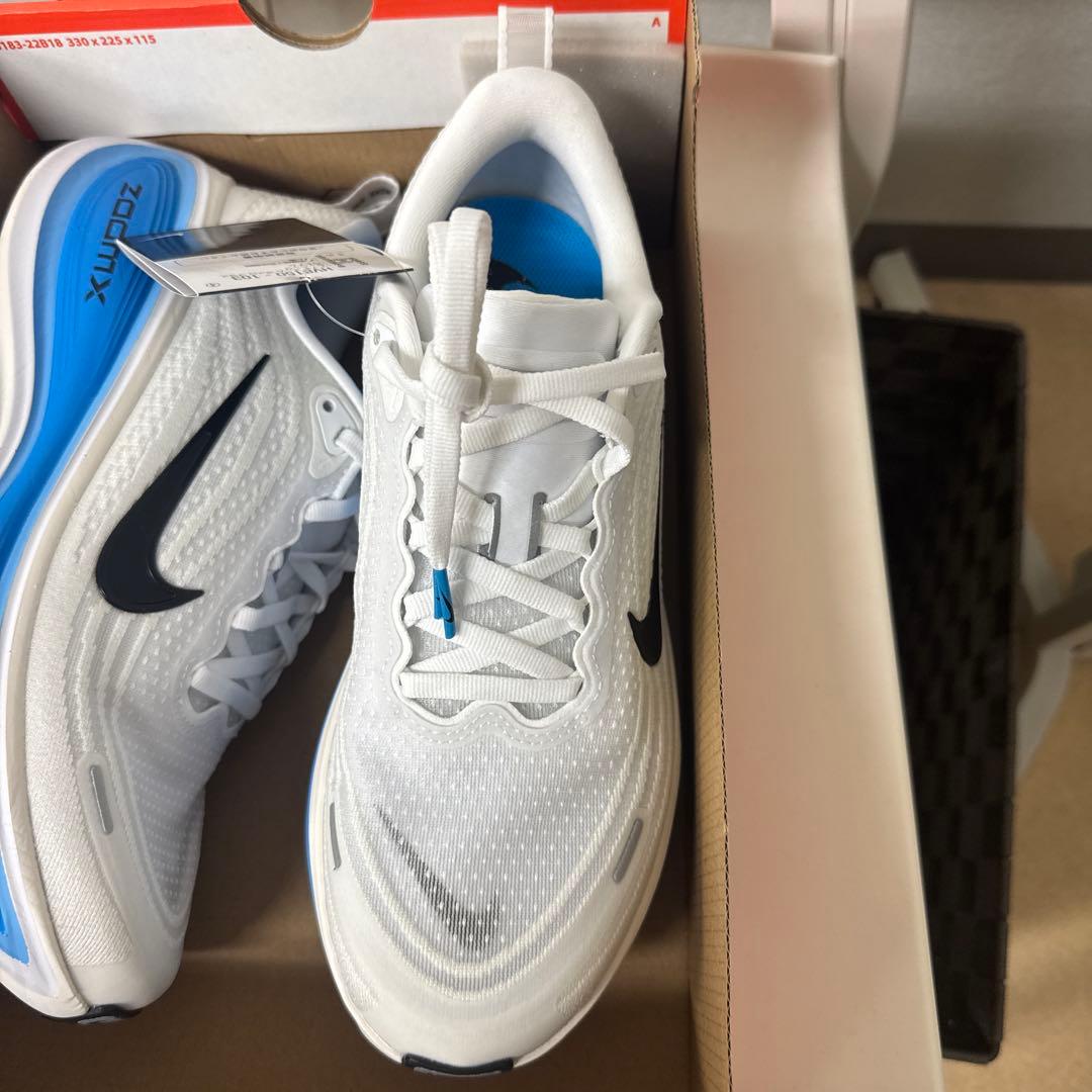 Nike ZoomX ランニングシューズ ホワイト/ブルーVOMERO PLUS