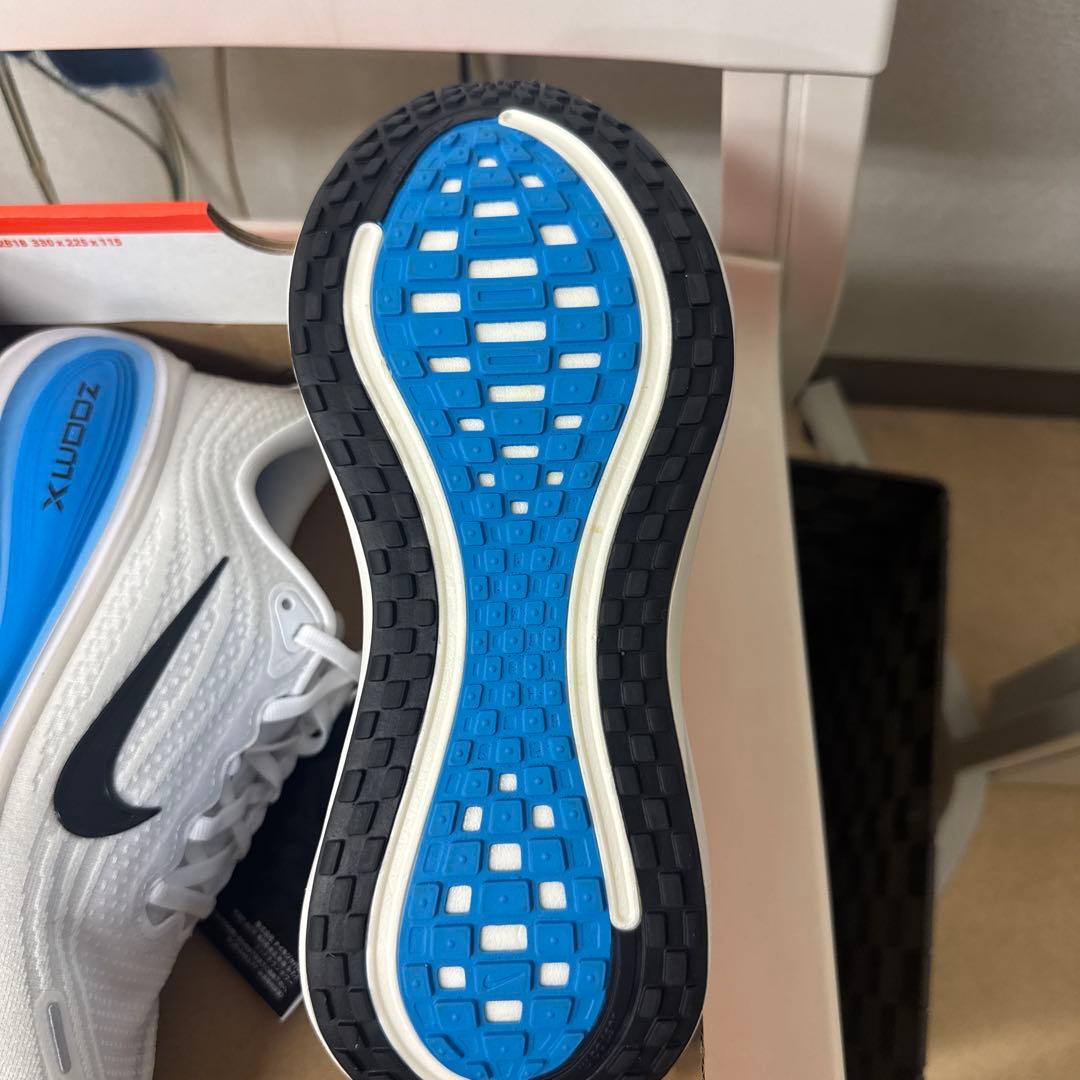 Nike ZoomX ランニングシューズ ホワイト/ブルーVOMERO PLUS