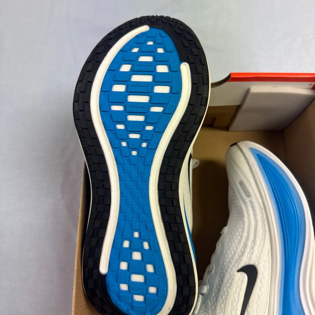 Nike ZoomX ランニングシューズ ホワイト/ブルーVOMERO PLUS