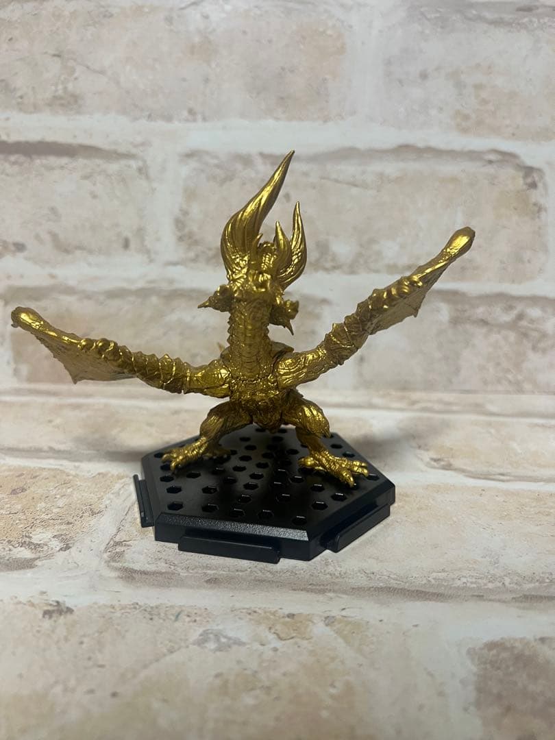 モンスターハンター　セブンネット限定　金の鏖魔ディアブロス　フィギュア