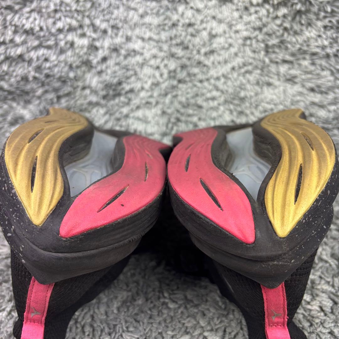 MIZUNO ネオビスタ 25.5 ランニングシューズ ブラック ピンク