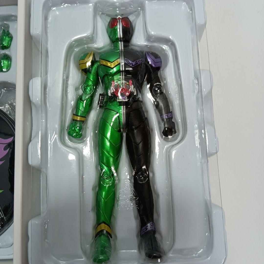 SHフィギュアーツ　真骨彫製法　仮面ライダーW サイクロンジョーカー