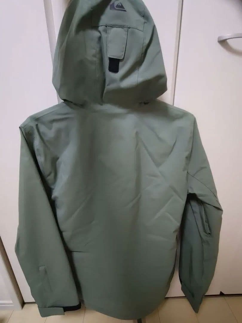 新品Quiksilver 子ども用スノーボードウェア 140
