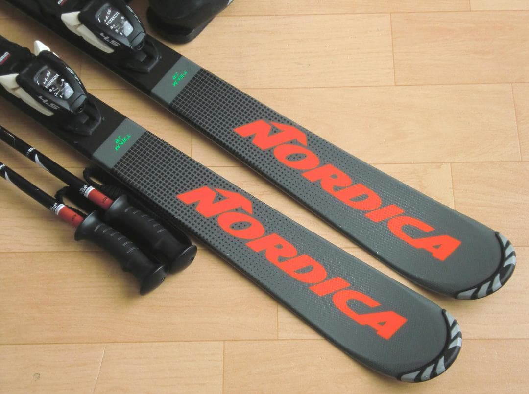 ■■送料無料■NORDICA■ジュニアスキーセット■板130靴23-23.5■■