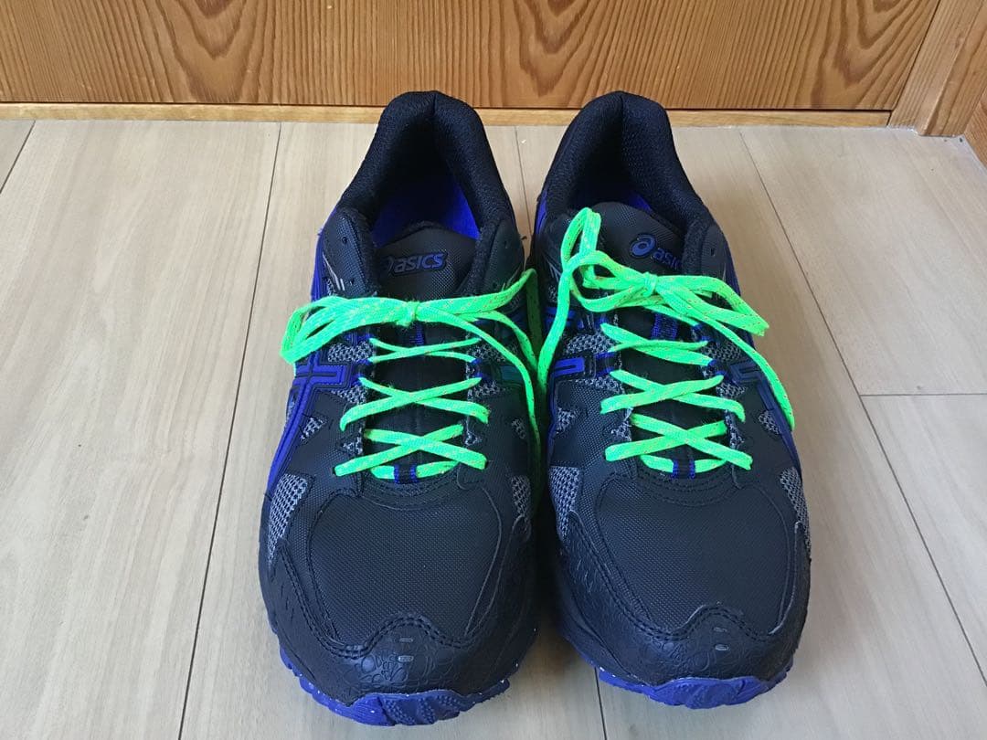 asics ランニングシューズ　ゲルスノーライド　　２６センチ