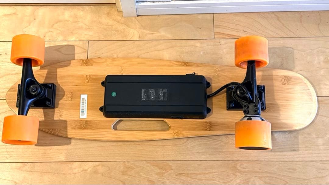 【ジャンク品】KINTONE 電動スケートボード（充電器あり・リモコン不要）