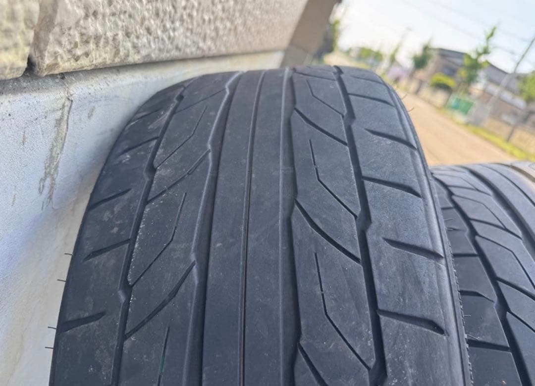 中古ＮＩＴＴＯ　ＮＴ５５５　Ｇ２ ２１５/３５Ｒ１９　８５Ｙ　4本　値下げ可