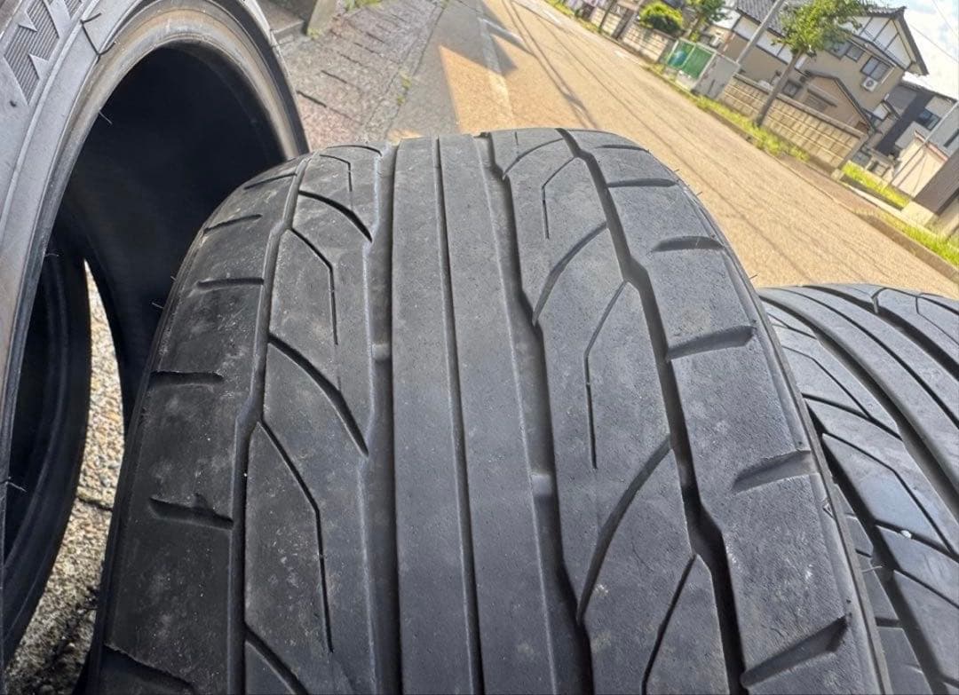 中古ＮＩＴＴＯ　ＮＴ５５５　Ｇ２ ２１５/３５Ｒ１９　８５Ｙ　4本　値下げ可