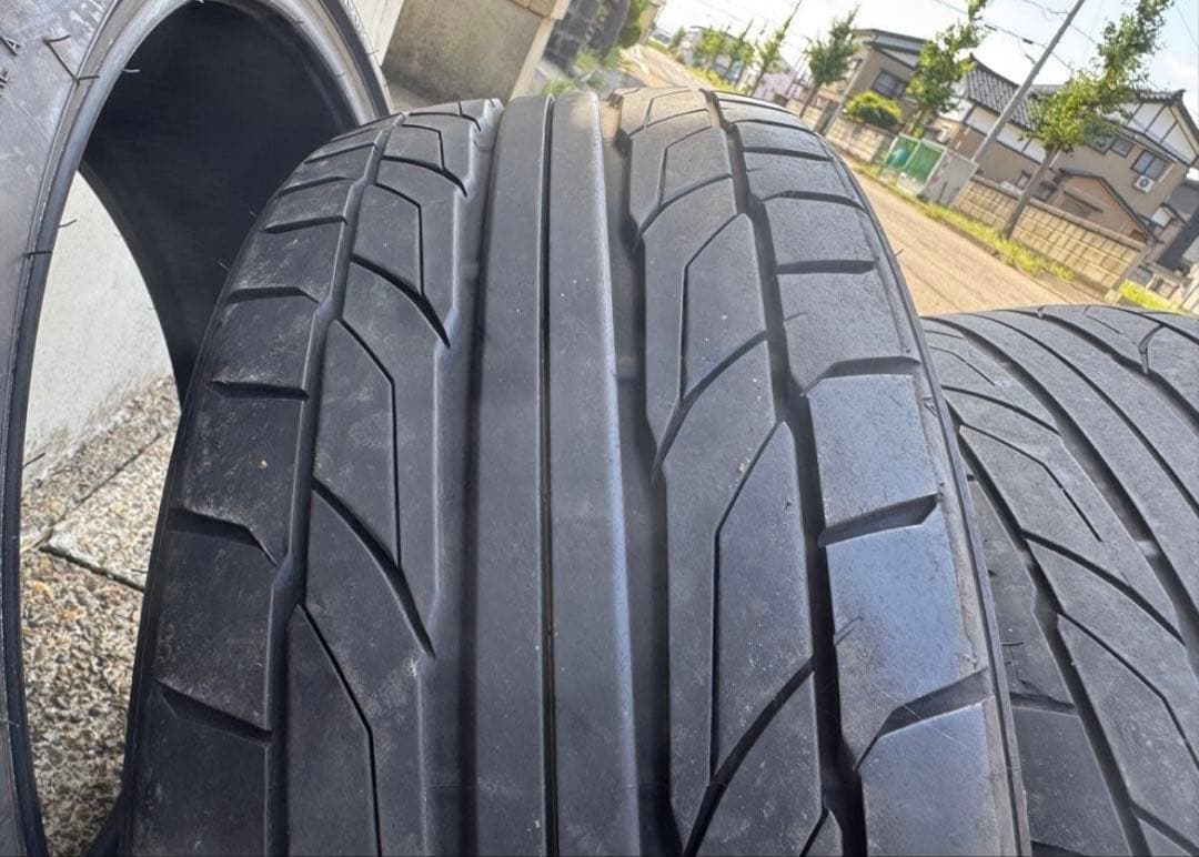 中古ＮＩＴＴＯ　ＮＴ５５５　Ｇ２ ２１５/３５Ｒ１９　８５Ｙ　4本　値下げ可